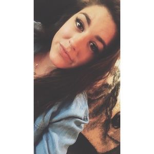 Meet your Posher, Alyssa